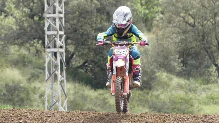 El Campeonato de Cataluña de Motocross para Niños brilla en Ponts – Circuito FCM
