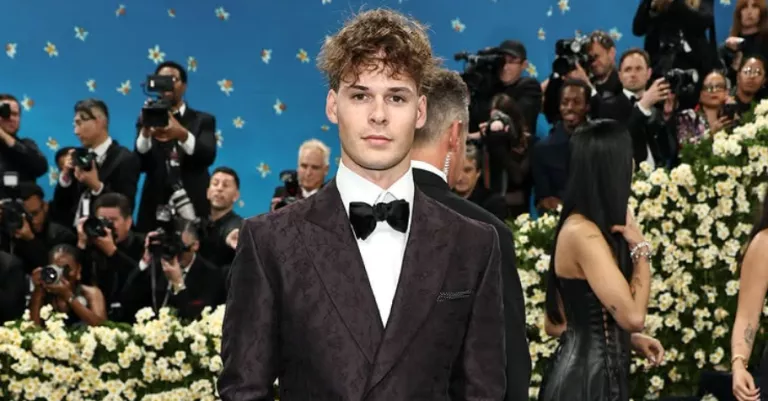 Jett Lawrence asiste a la Gala Met | Noticias